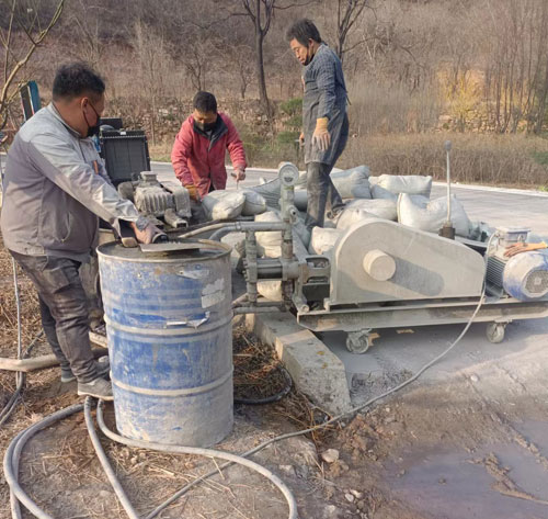 雅星镇路面下沉注浆